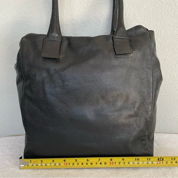 See By Chloe Black Leather Zipper Tote Bag - Picture 5 of 17
